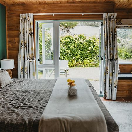 Tatahi Lodge Beach Resort Хахей Екстериор снимка