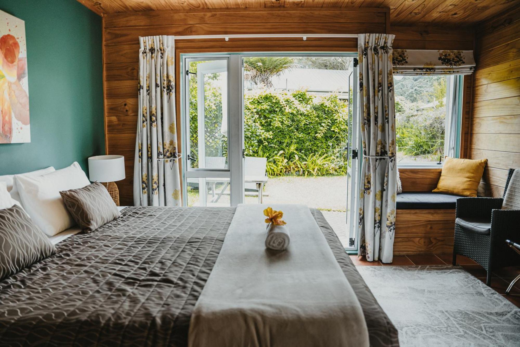 Tatahi Lodge Beach Resort Хахей Екстериор снимка