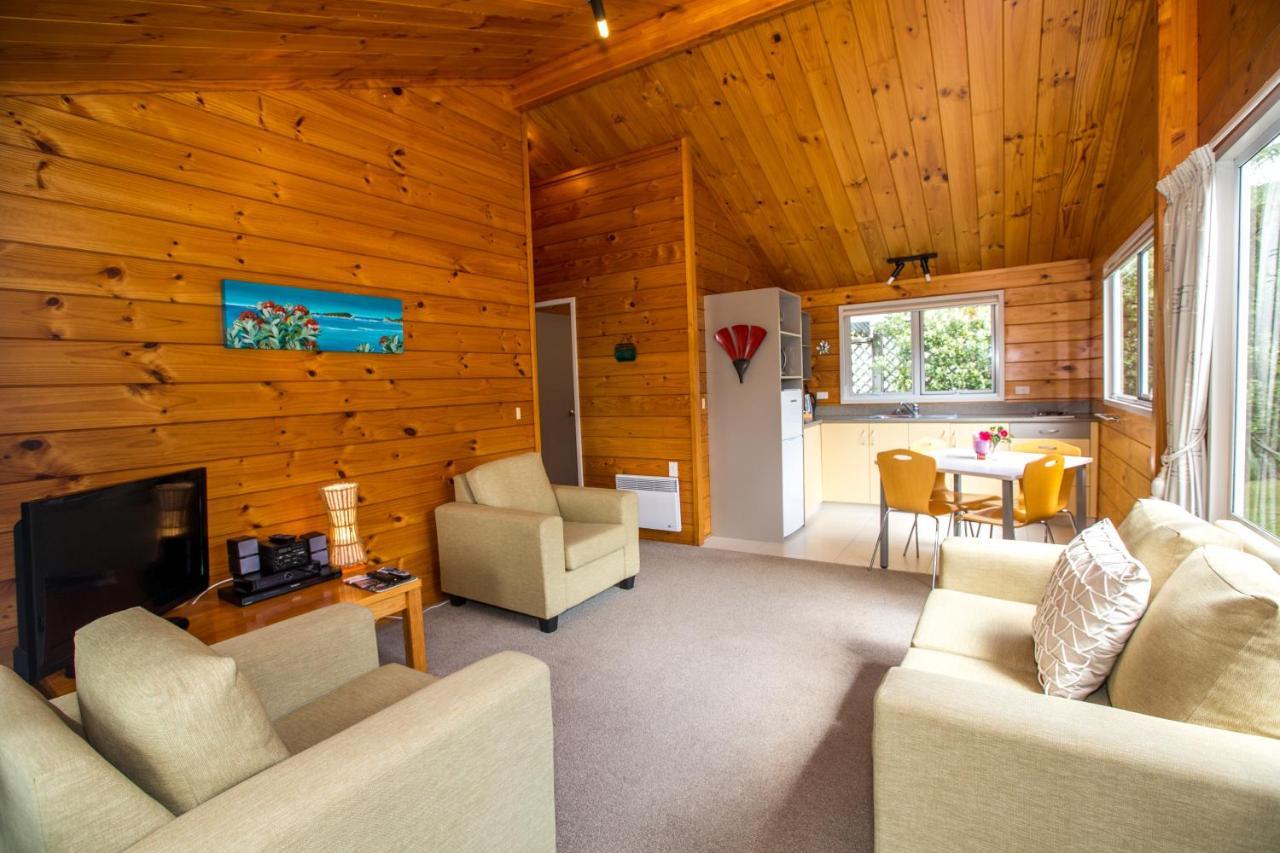 Tatahi Lodge Beach Resort Хахей Екстериор снимка